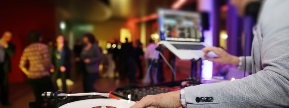 Musik Zur Hochzeit
 Musik zur Hochzeit Hochzeit DJ in Dresden Chemnitz Leipzig