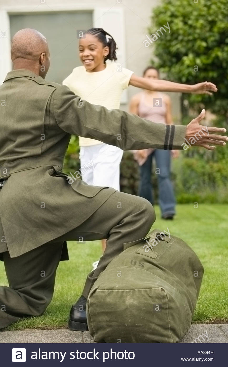 Nach Hause
 Afrikanische militärische Soldaten nach Hause Stockfoto