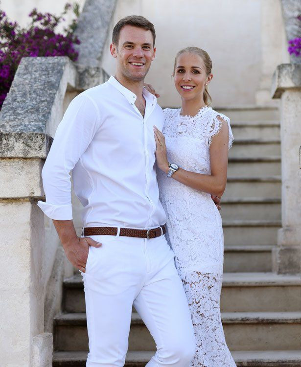 Neuer Hochzeit
 Manuel Neuer Dresscode weiß aber leger neue Details