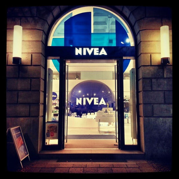 Nivea Haus Berlin
 NIVEA Haus Berlin Cosmetics Shop in Unter den Linden