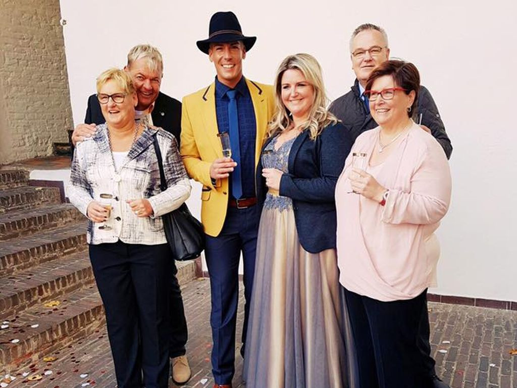 Norman Langen Hochzeit
 Im Cowboyhut DSDS Schlagerstar Norman Langen hat