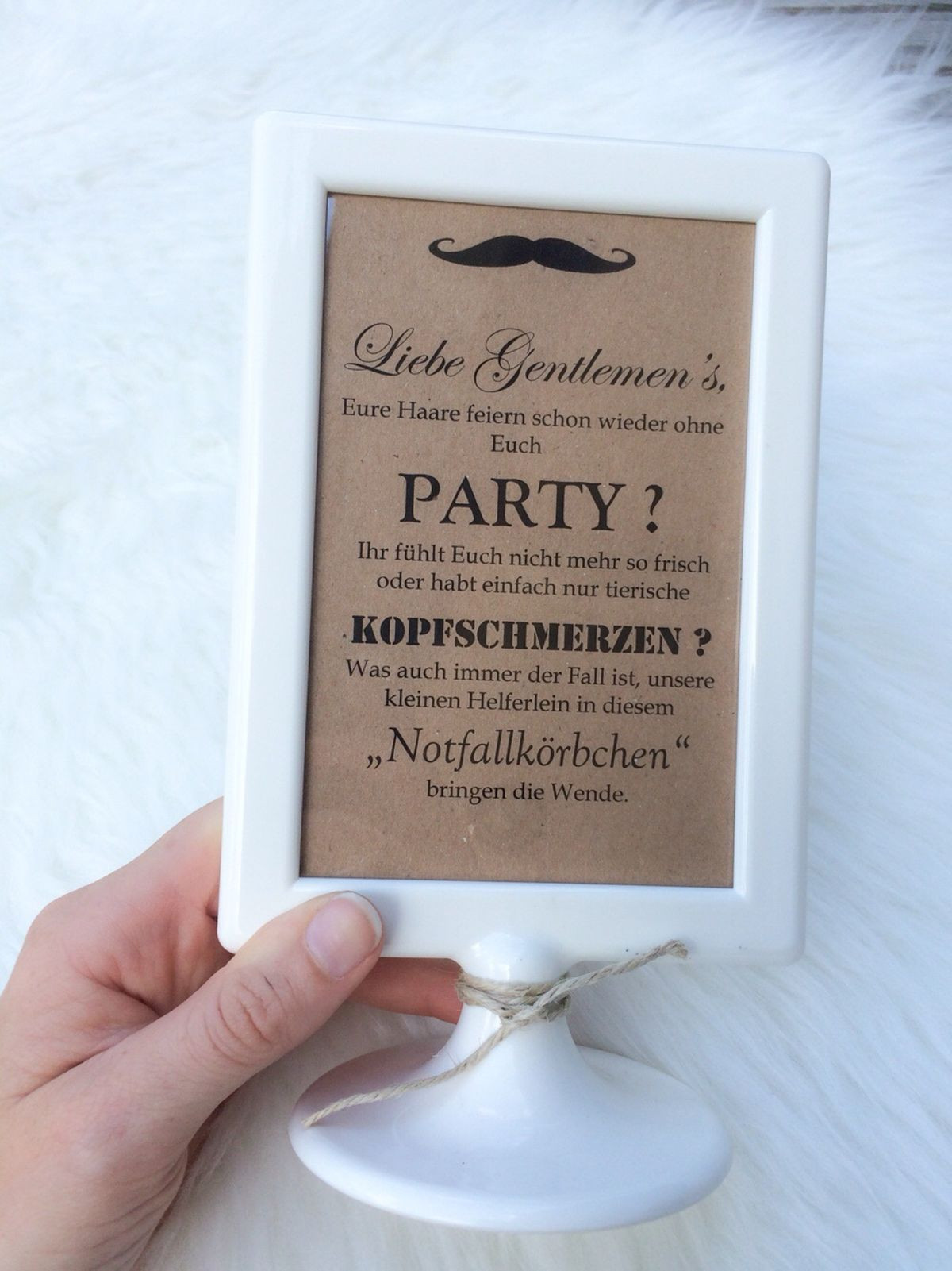 Notfallbox Hochzeit
 Aufsteller Notfallkörbchen Hochzeit Deko