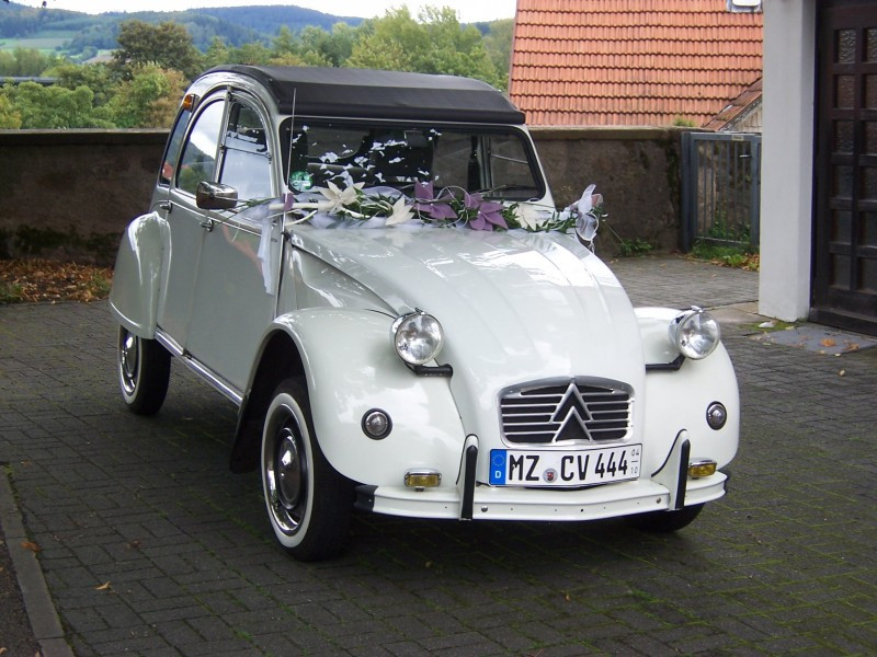 Oldtimer Für Hochzeit Mieten
 Citroen 2CV Oldtimer mieten