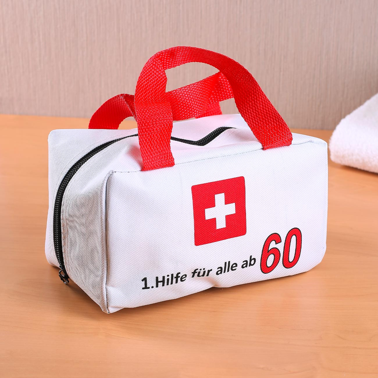 Originelle Geschenke 60 Geburtstag
 kleine Tasche für Erste Hilfe zum 60 Geburtstag