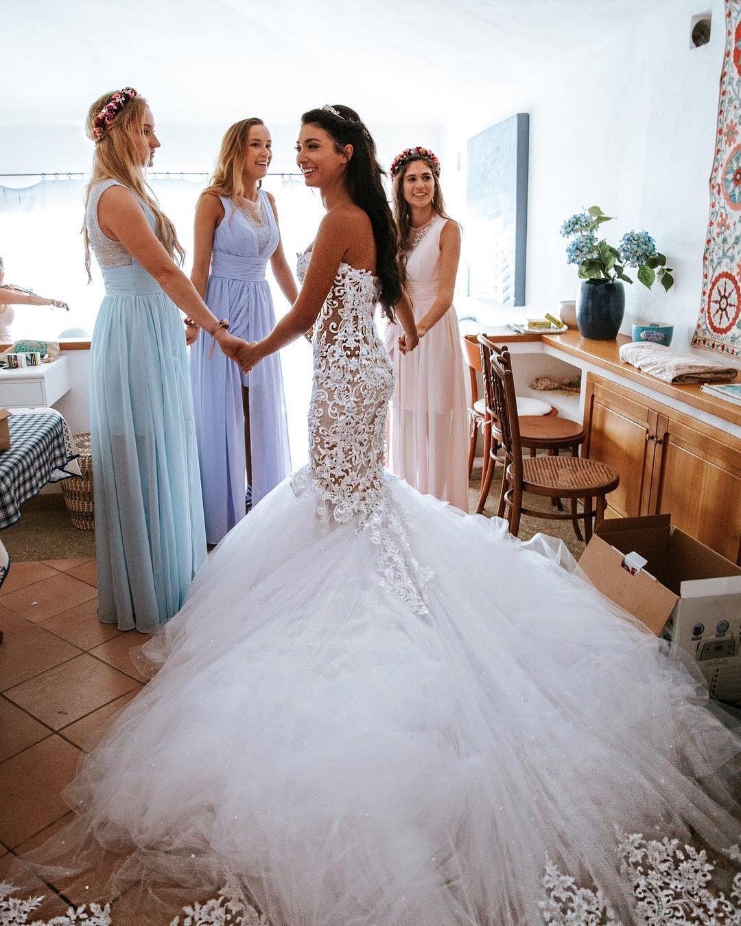 Paola Maria Hochzeit
 Hochzeitskleid Dagi Bee Hochzeit – Friseur