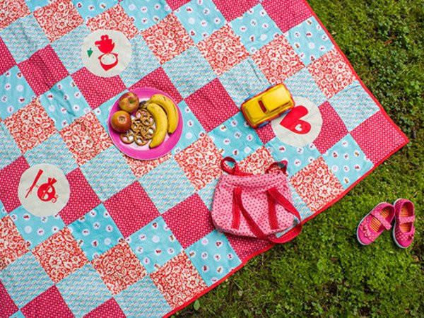 Patchwork Decke
 Patchwork Decke aus Quadraten selber nähen