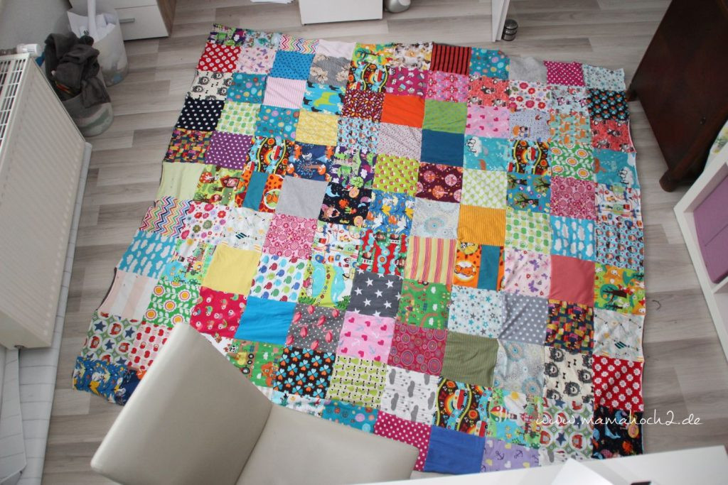 Patchwork Decke
 XXL Patchworkdecke so nähst du sie aus Jersey ⋆ Mamahoch2