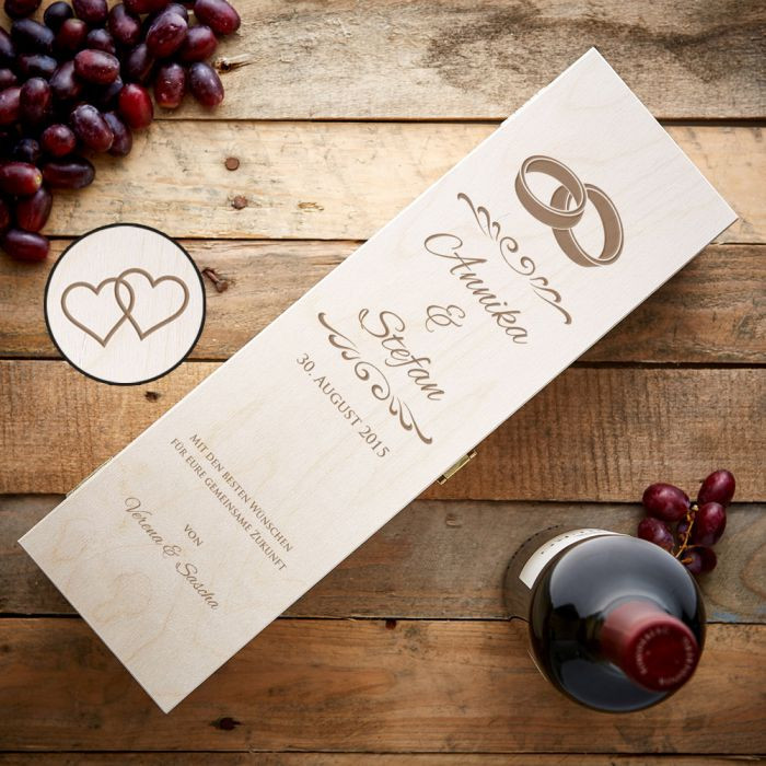 Personalisierte Geschenke Hochzeit
 Personalisierte Weinkiste Hochzeit mit Namensgravur