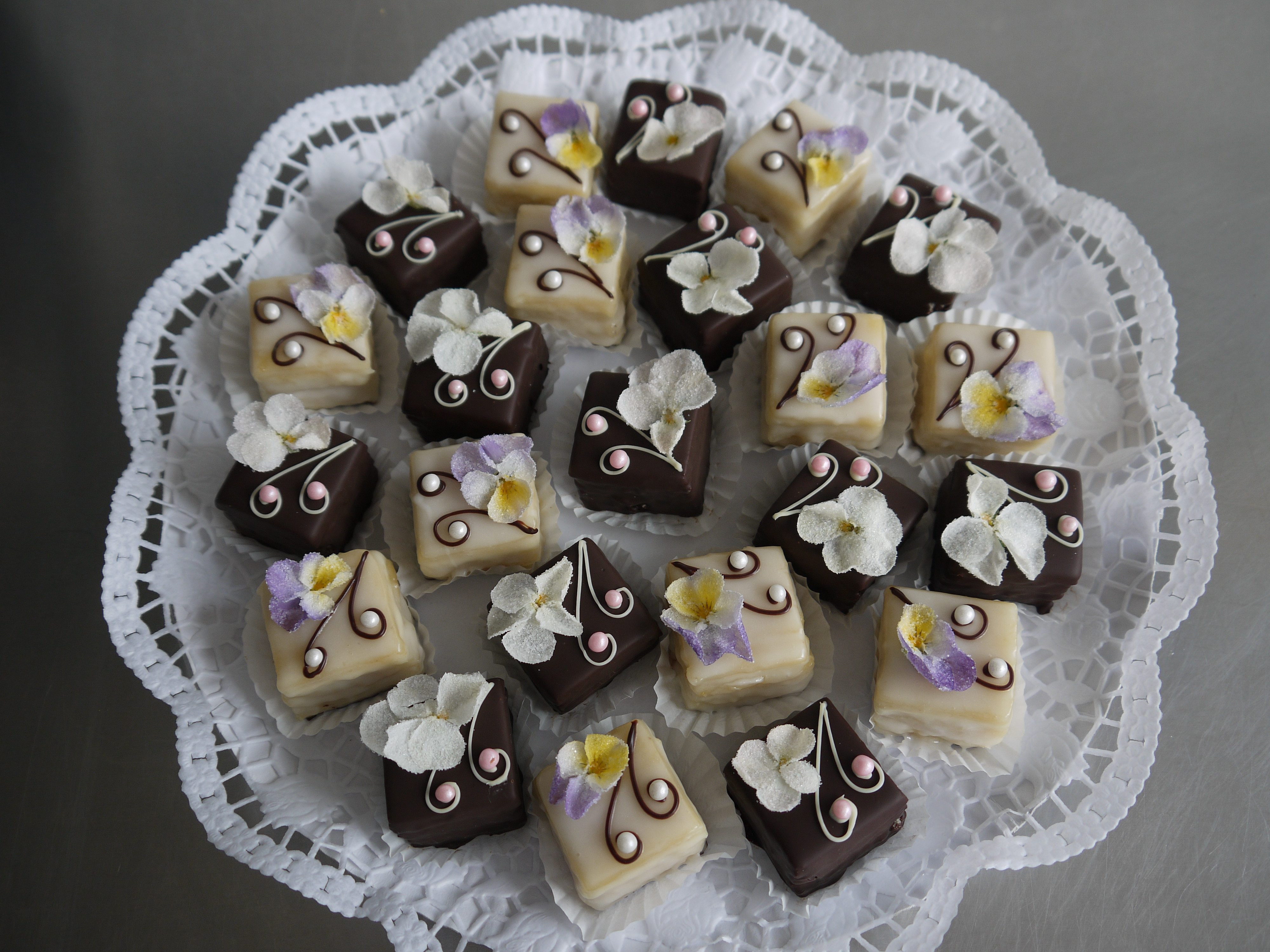 Petit Four Hochzeit
 Petit Fours Hochzeit