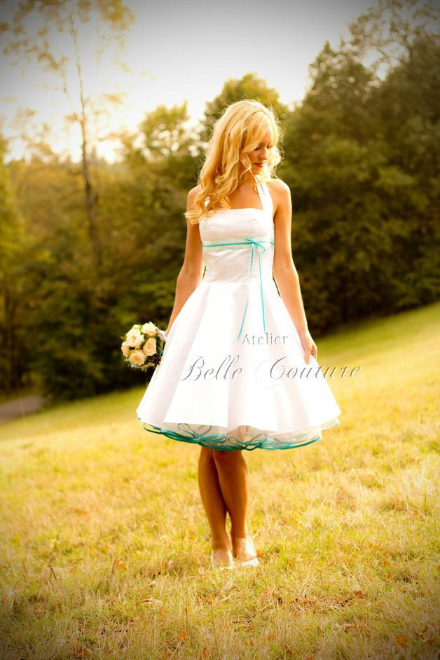 Petticoat Kleid Hochzeit
 weißer Satin Neckholder mintgrünes Satinband mit