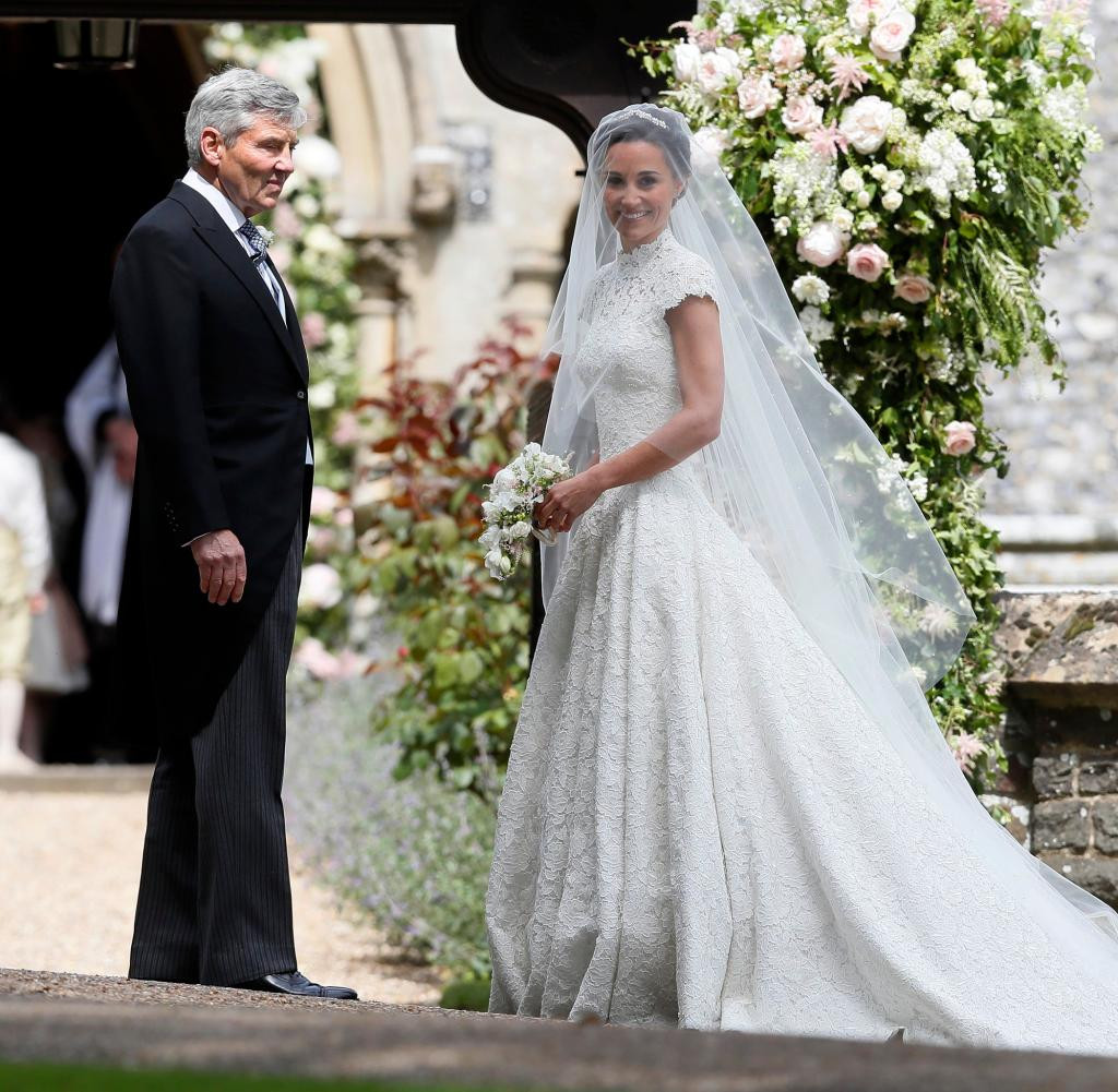 Pippas Hochzeit Im Tv
 Pippa Middleton Ihr Hochzeitskleid von Giles Deacon in
