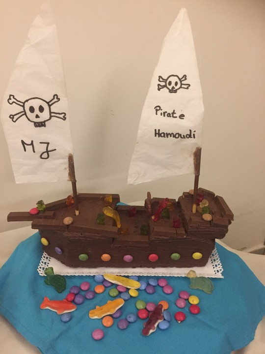 Piratenschiff Kuchen
 Piratenschiff Geburtstags Kuchen à la Dani von Back Dani