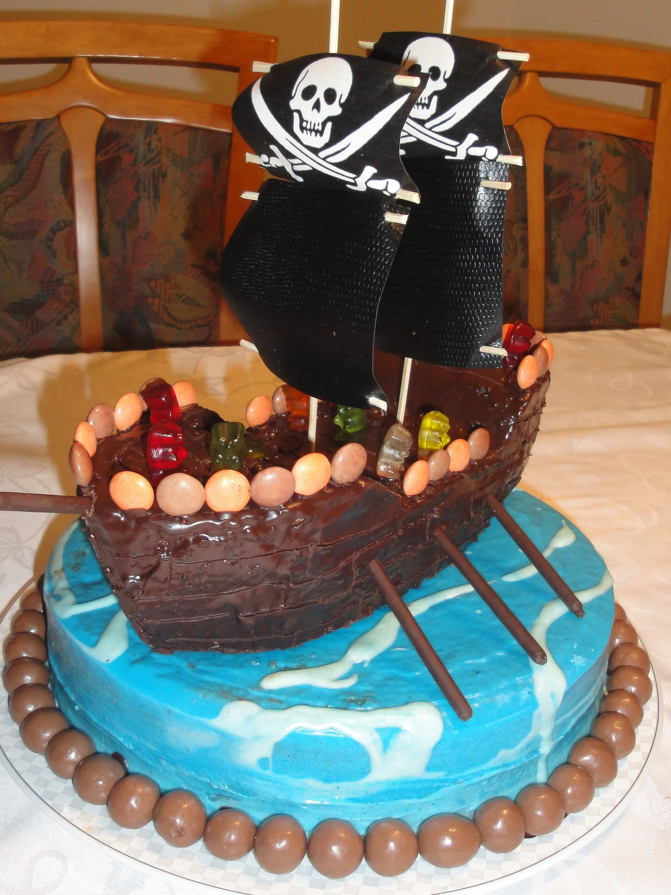 Piratenschiff Kuchen
 Piratenschiff Torte Wasser Schiff – torteundmehr