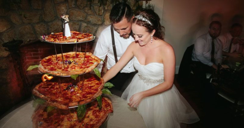 Pizza Hochzeitstorte
 Couple Serves Pizza Instead Cake At Their Wedding