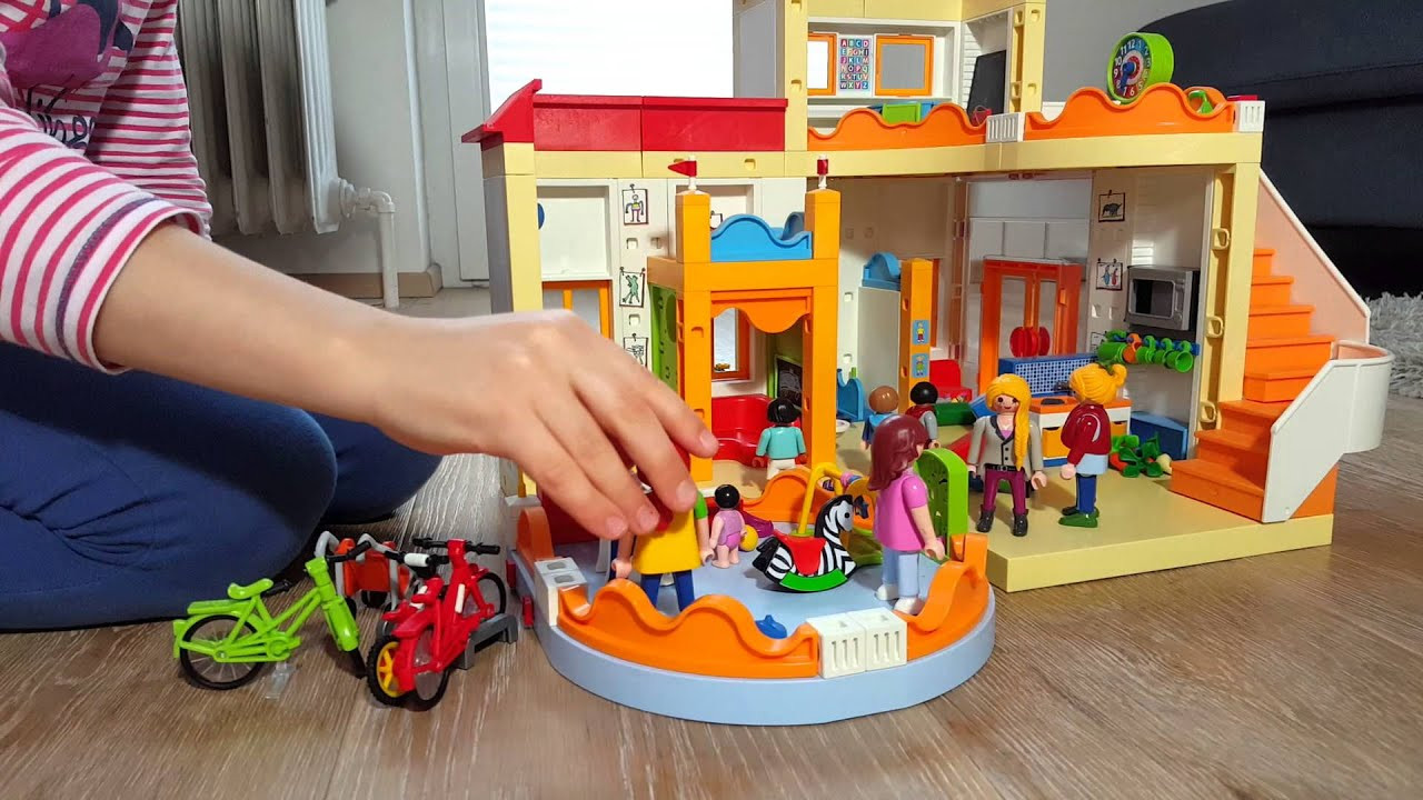 Playmobil Wohnzimmer
 Playmobil spielen Kita und Wohnzimmer