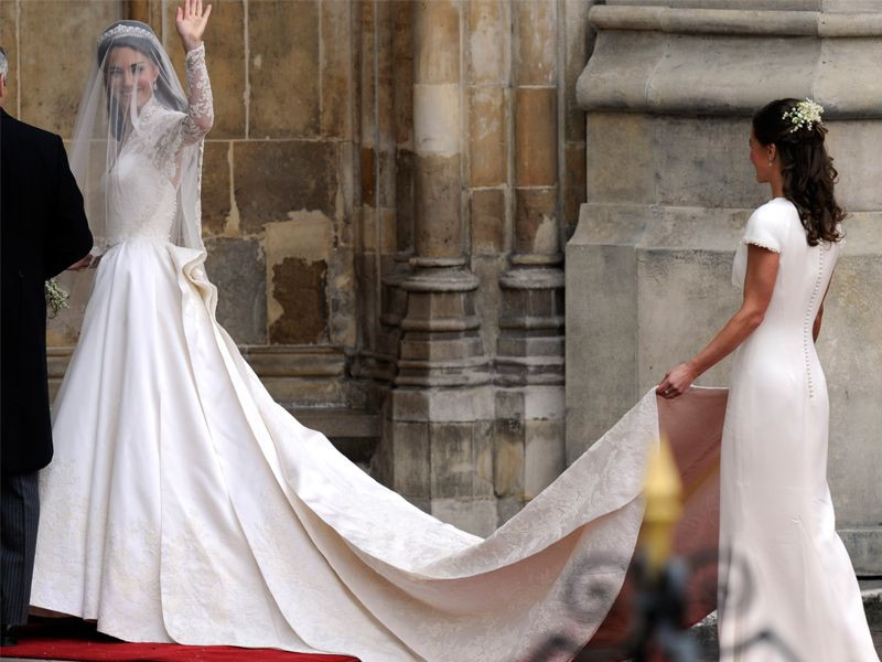 Prinzessin Kate Hochzeitskleid
 Kate Middleton mit meterlanger Schleppe Auch Schwester