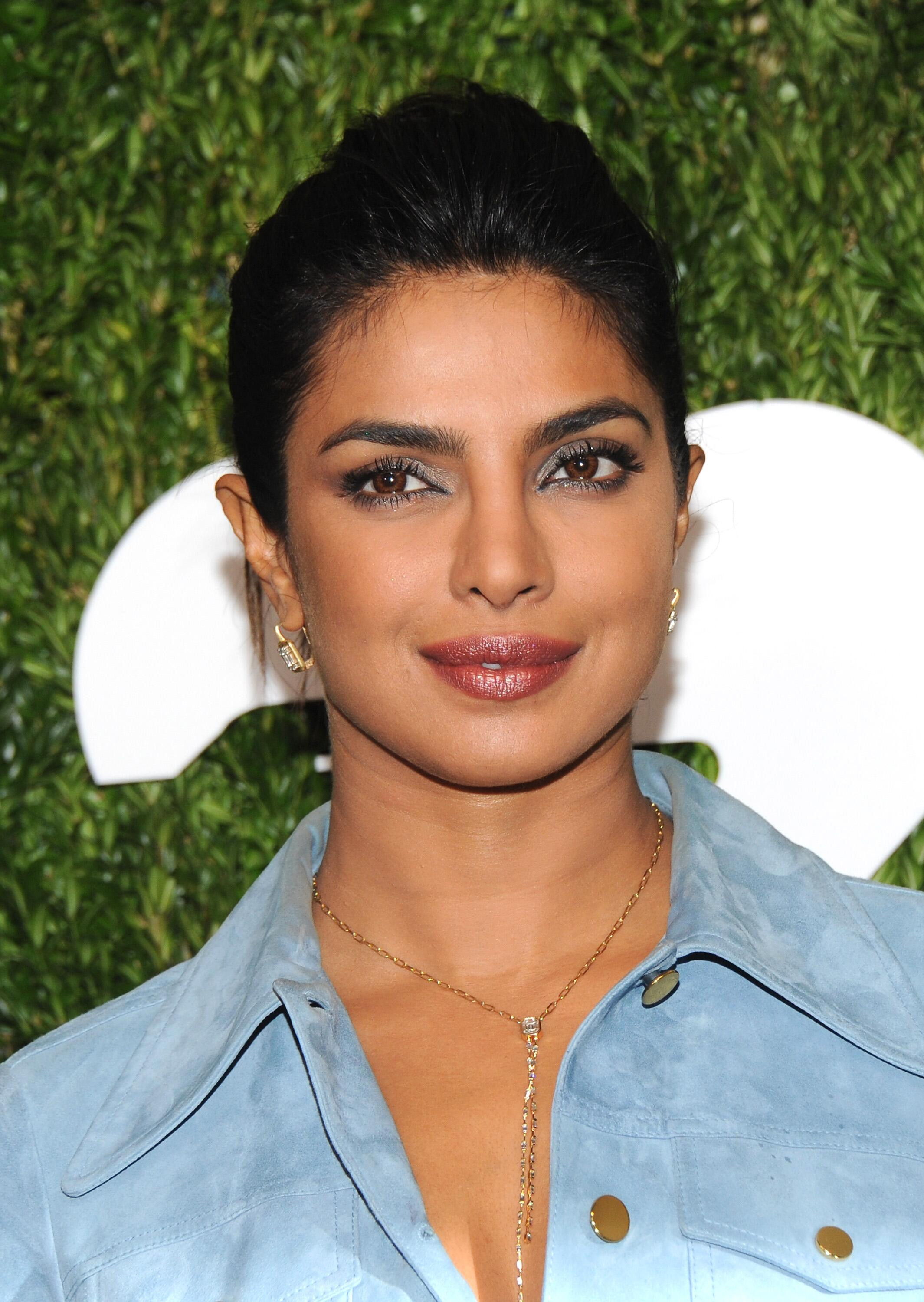 Priyanka Chopra Hochzeit
 Priyanka Chopra feiert vor Hochzeit mit "Game of Thrones