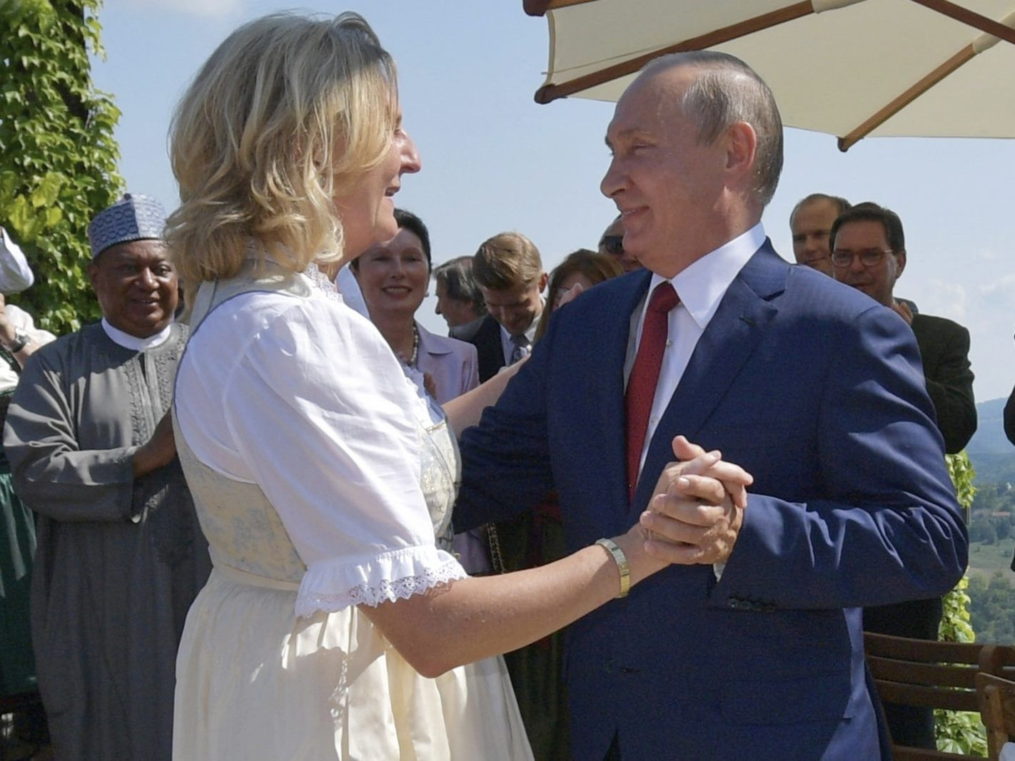 Putin Hochzeit
 Kritik an Putins Besuch auf Hochzeit von Außenministerin