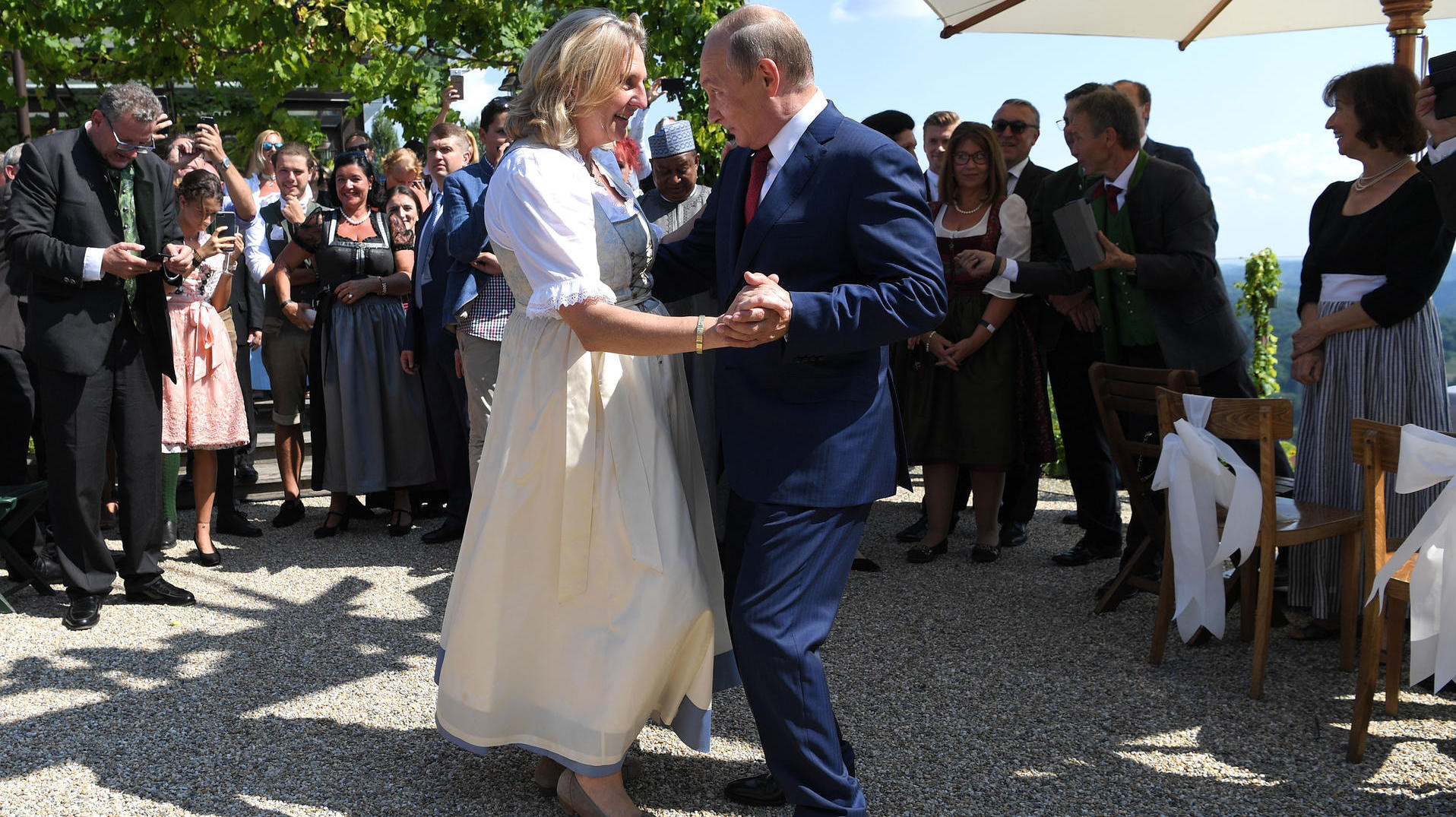 Putin Hochzeit
 Putin tanzt auf der Hochzeit von Österreichs