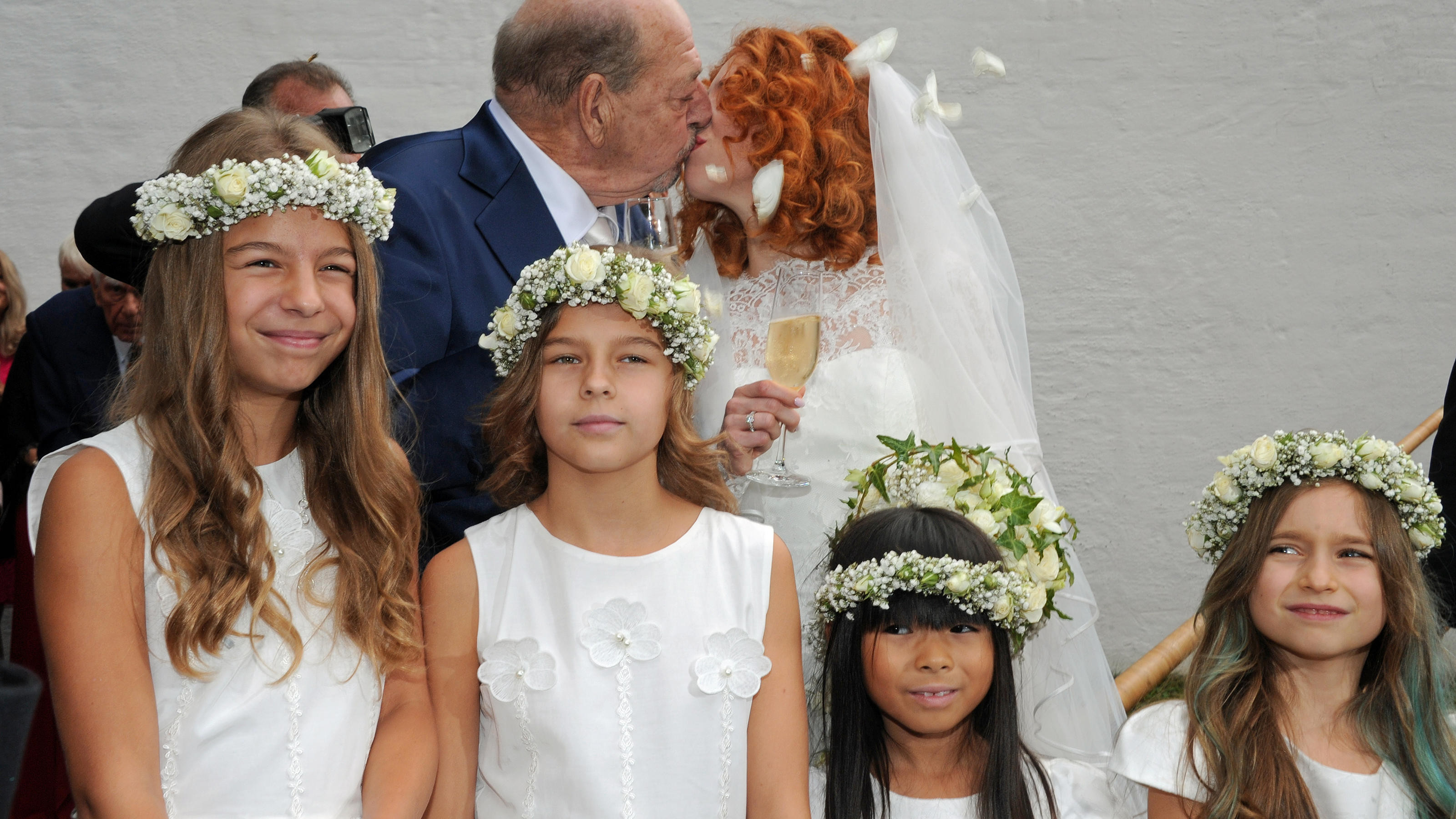 Ralph Siegel Hochzeit
 Jetzt auch kirchlich Komponist Ralph Siegel hat seine