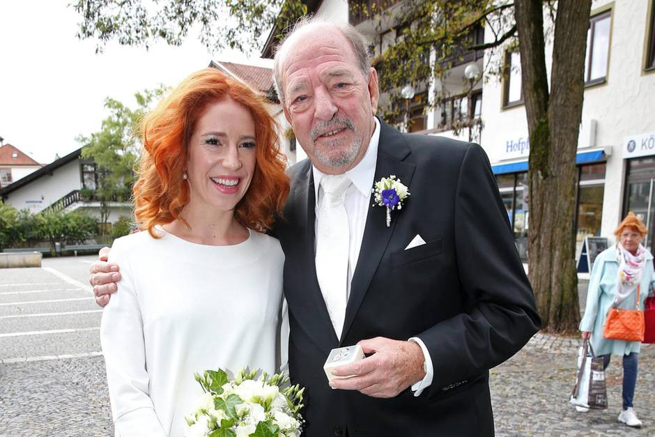 Ralph Siegel Hochzeit
 Ralph Siegel Ausgelassene Hochzeitsfeier ohne seine