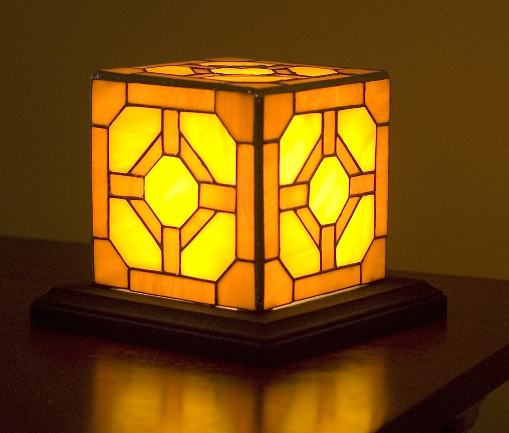 Redstone Lampe
 Stained Glass Redstone Lamp inspired by Minecraft