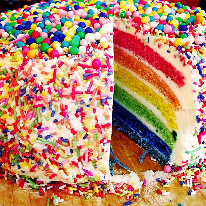 Regenbogen Kuchen
 Regenbogenkuchen von momoboutte