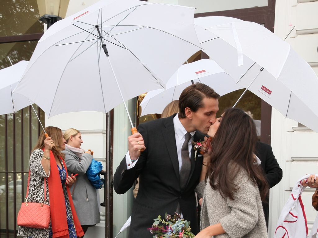 Rene Adler Hochzeit
 Jawort bei Regen René Adler & Lilli haben sich raut