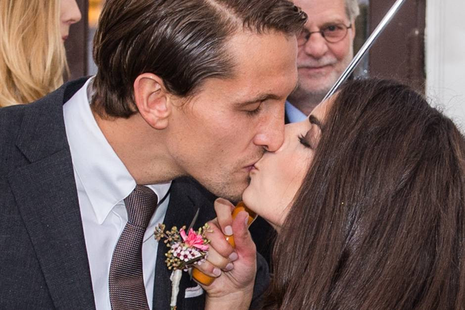 Rene Adler Hochzeit
 René Adler Lilli Hollunder Große Hochzeitssause in der