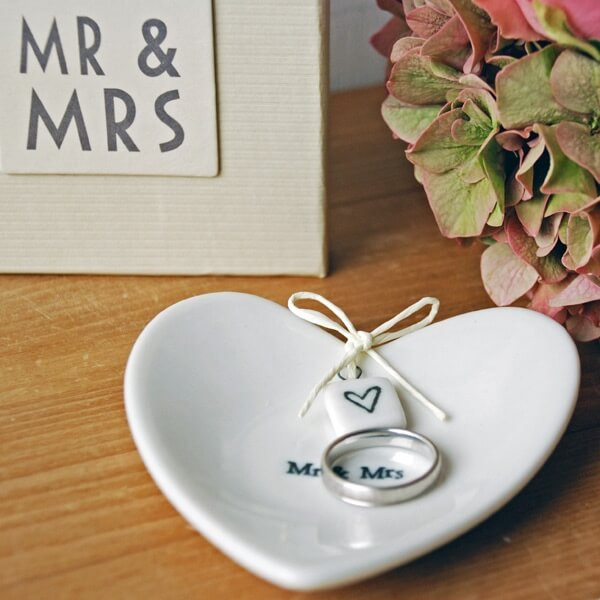 Ringschale Hochzeit
 Ringschale "Mr & Mrs" zur Hochzeit weddix
