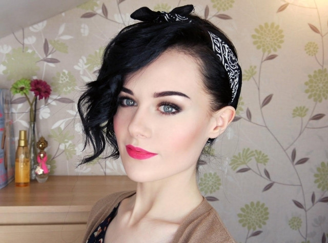 Rockabilly Frisuren Mit Tuch
 Bandana binden 26 tolle Bandana Firsuren mit Anleitung