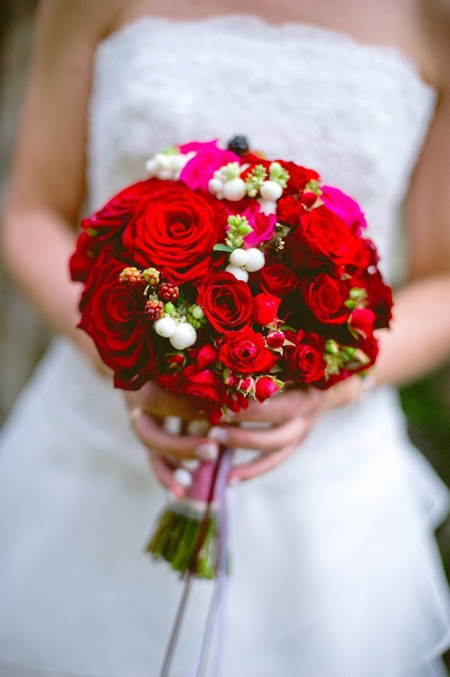 Rosen Hochzeit
 Hochzeit mit roten Rosen…eine Blume erlebt ein Revival