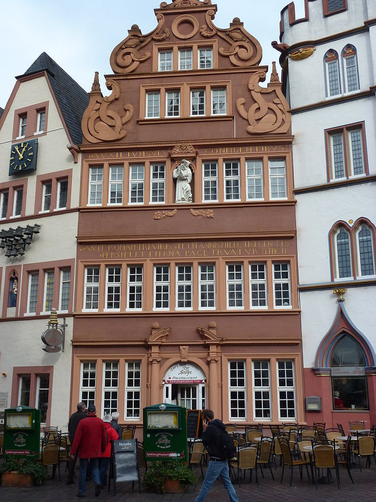 Rotes Haus
 File Das Rotes Haus Dietrichstraße 54 Trier JPG