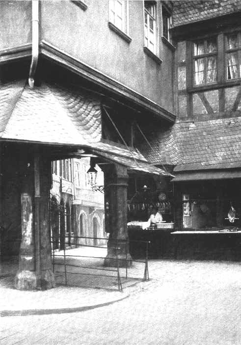 Rotes Haus Frankfurt
 Alter Markt The Old Market Rotes Haus Frankfurt am Main