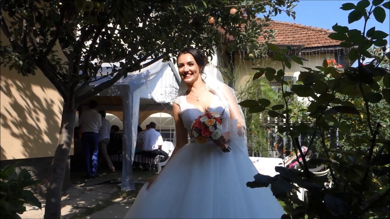 Rumänische Hochzeit
 rumänische Hochzeit eine wunderschöne Maria und ein ganz