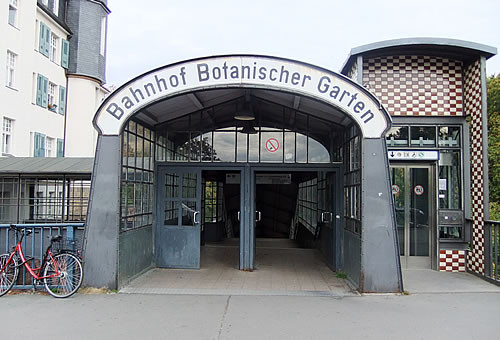 S Bahnhof Botanischer Garten
 Bahnen im Berliner Raum S Bahn