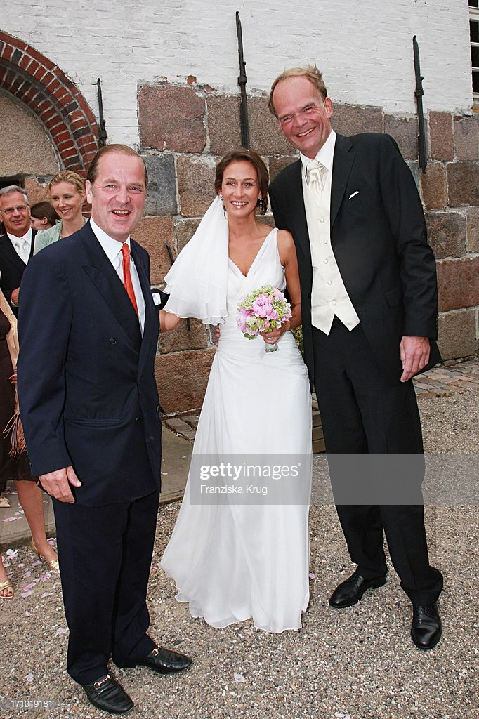 Sandra Von Ruffin Hochzeit
 Gast Enno Freiherr Von Ruffin Mit Dem Brautpaar Andreas