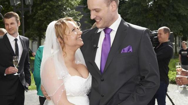 Sat 1 Mediathek Hochzeit Auf Den Ersten Blick
 Bea und Tim wagen "Hochzeit auf den ersten Blick"