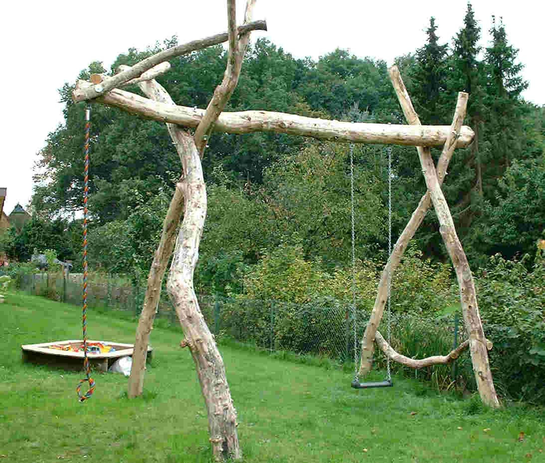 Schaukel Garten
 Kinderspielplatz mit Sandkiste und Schaukel