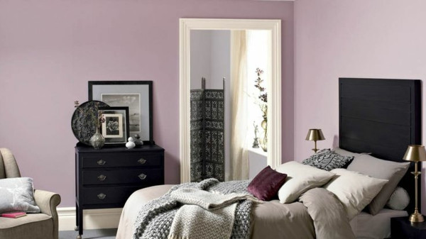 Schlafzimmer Altrosa
 Altrosa Wandfarbe verleiht dem Ambiente Zärtlichkeit