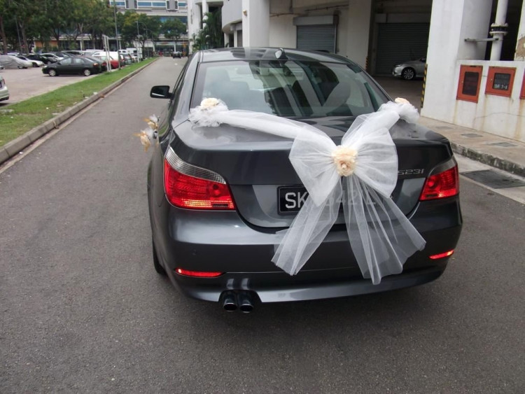 Schleife Auto Hochzeit
 Autoschmuck für Hochzeit 55 Dekoideen mit Blumen