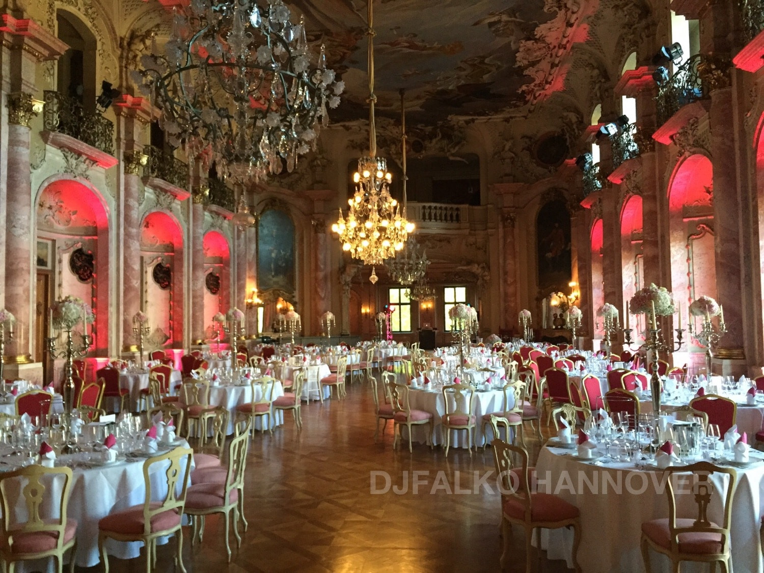 Schloss Kransberg Hochzeit
 Ihre Hochzeit mit DJ Falko im Schloss Bückeburg