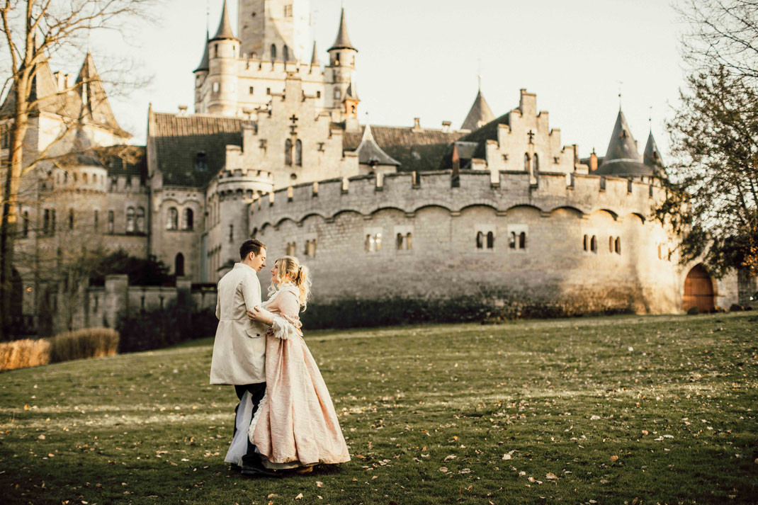 Schloss Marienburg Hochzeit
 Verlobungs Shooting Schloss Marienburg Hochzeitsfotograf