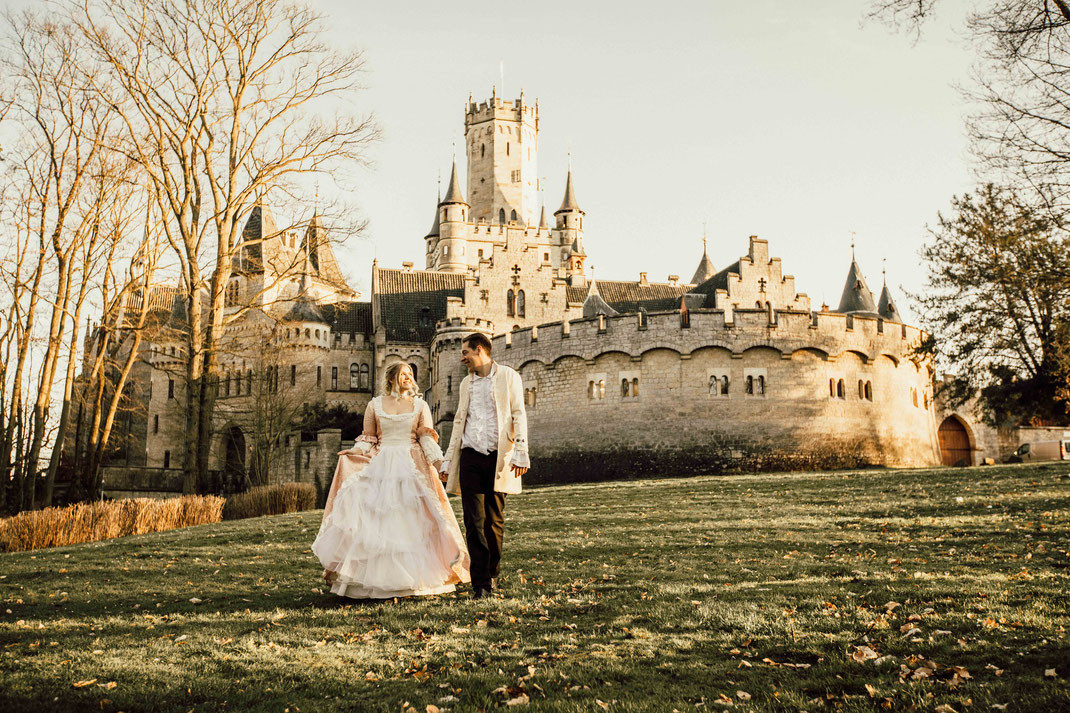 Schloss Marienburg Hochzeit
 Verlobungs Shooting Schloss Marienburg Hochzeitsfotograf