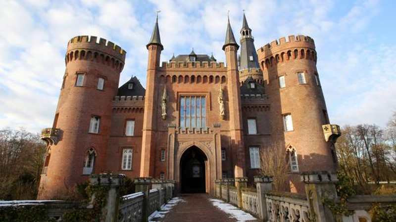 Schloss Moyland Hochzeit
 Streit Im Beuys Museum Schloss Moyland Gericht