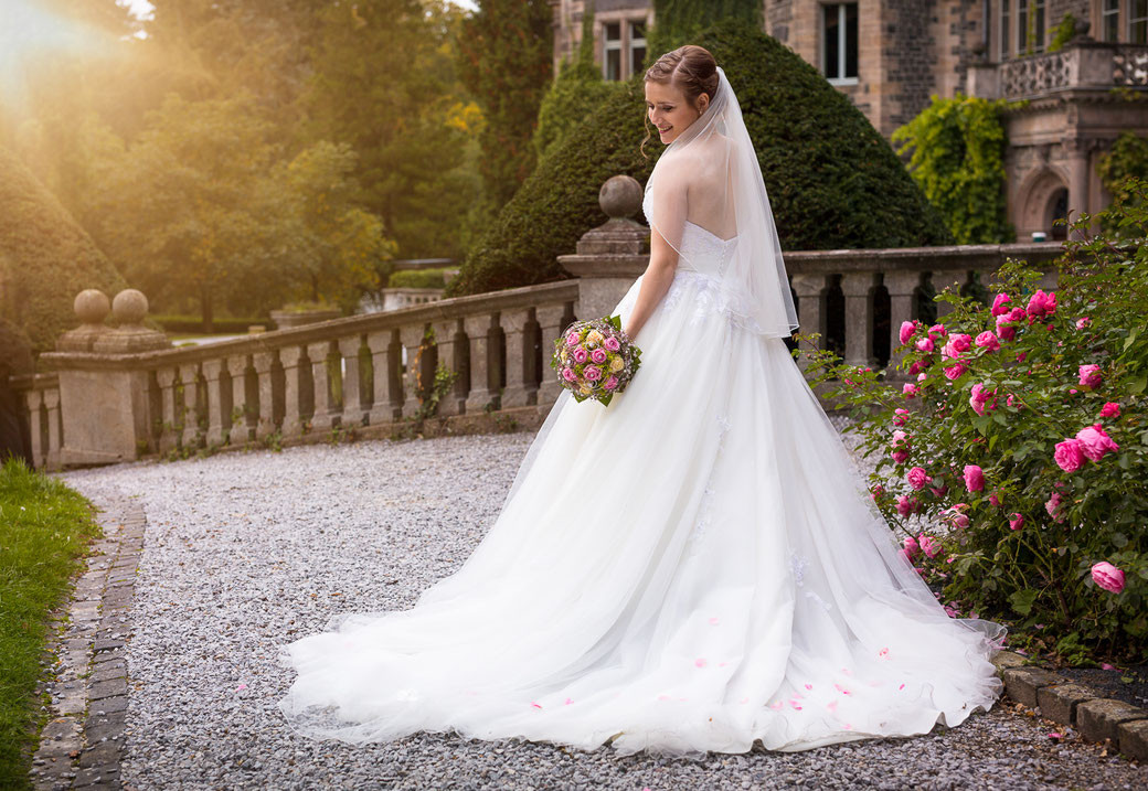 Schloss Rauischholzhausen Hochzeit
 Selina und Dennis Eine herbstliche Hochzeit im Schloss