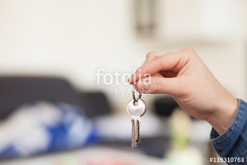 Schlüsselübergabe Wohnung
 "Schlüsselübergabe einer neuen Wohnung" photo libre de