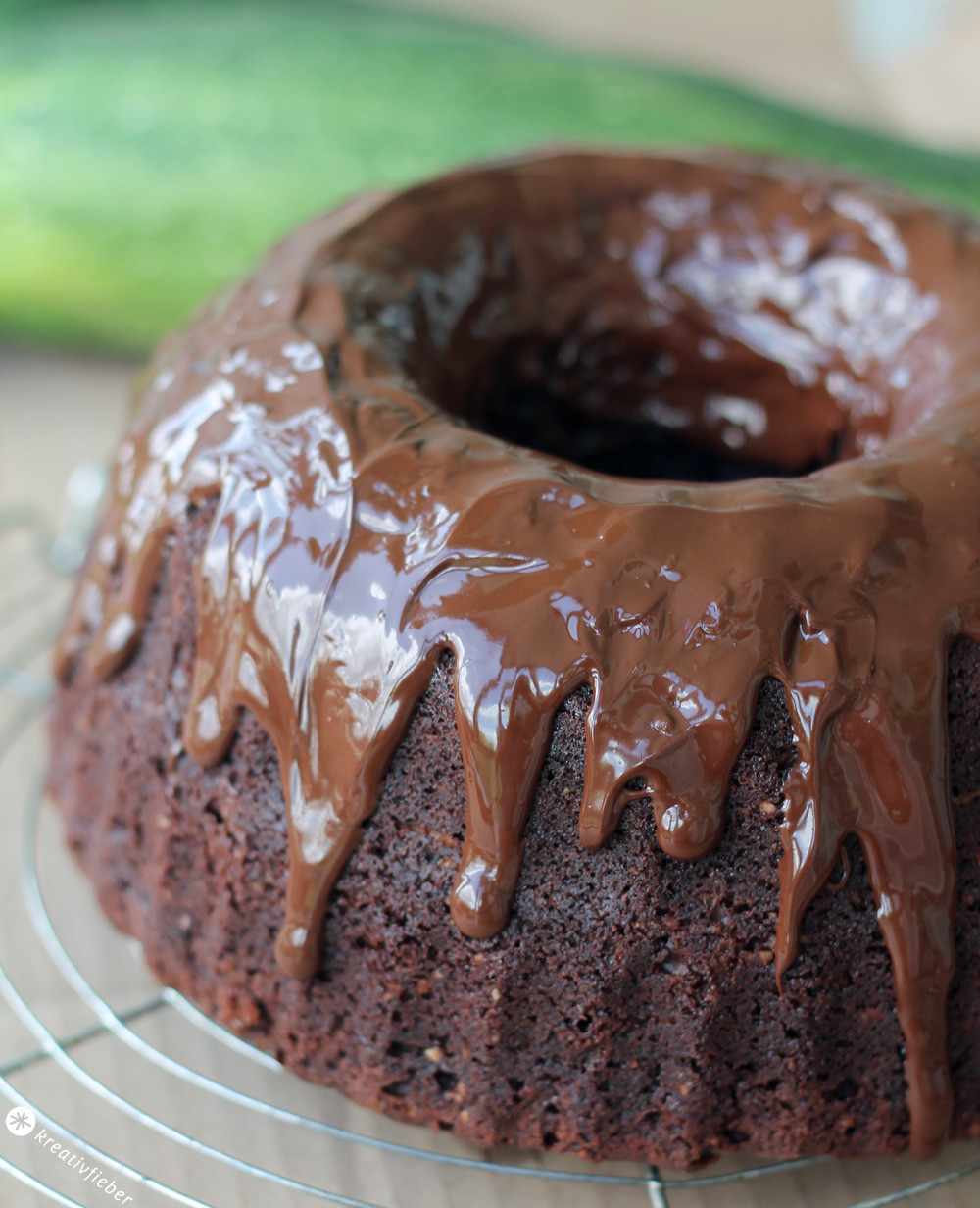 Schoko Kuchen
 Zucchini Schoko Kuchen mit Nuss Guglhupf oder Blechkuchen