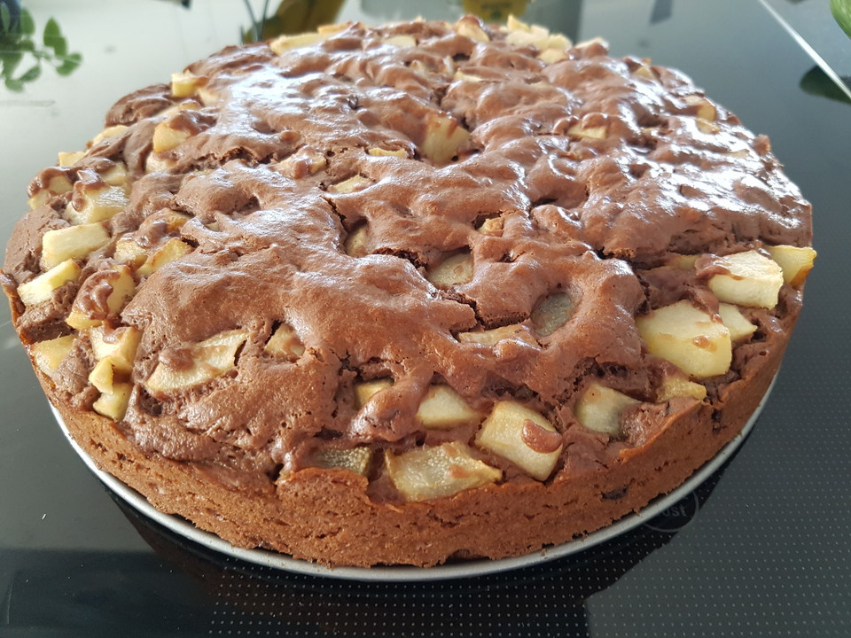 Schoko Walnuss Kuchen
 Veganer Schoko Walnuss Kuchen mit Birne und Dinkelmehl von