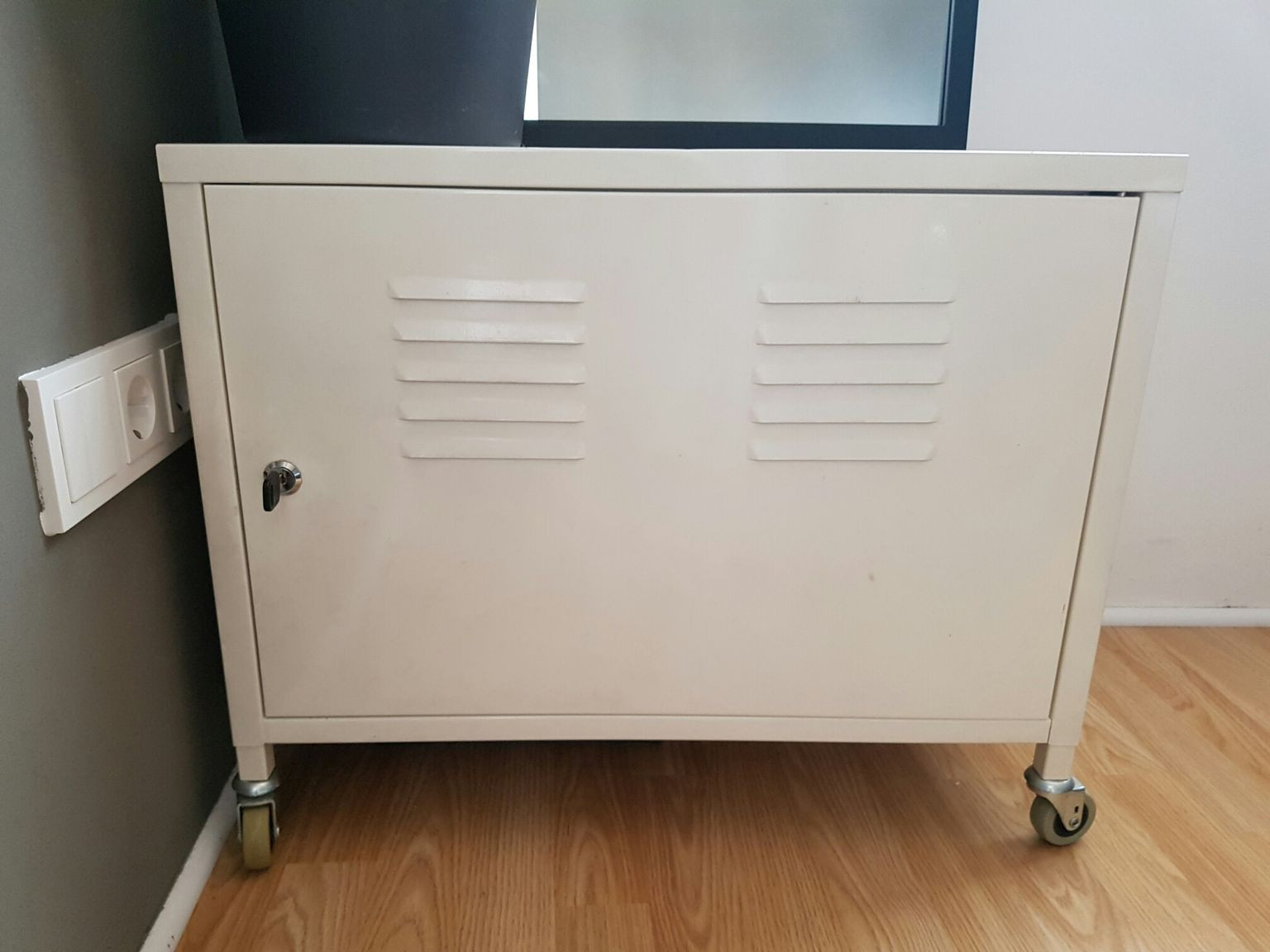 Schrank Ikea
 Gebraucht Ikea PS Schrank Weiß abschließbar in